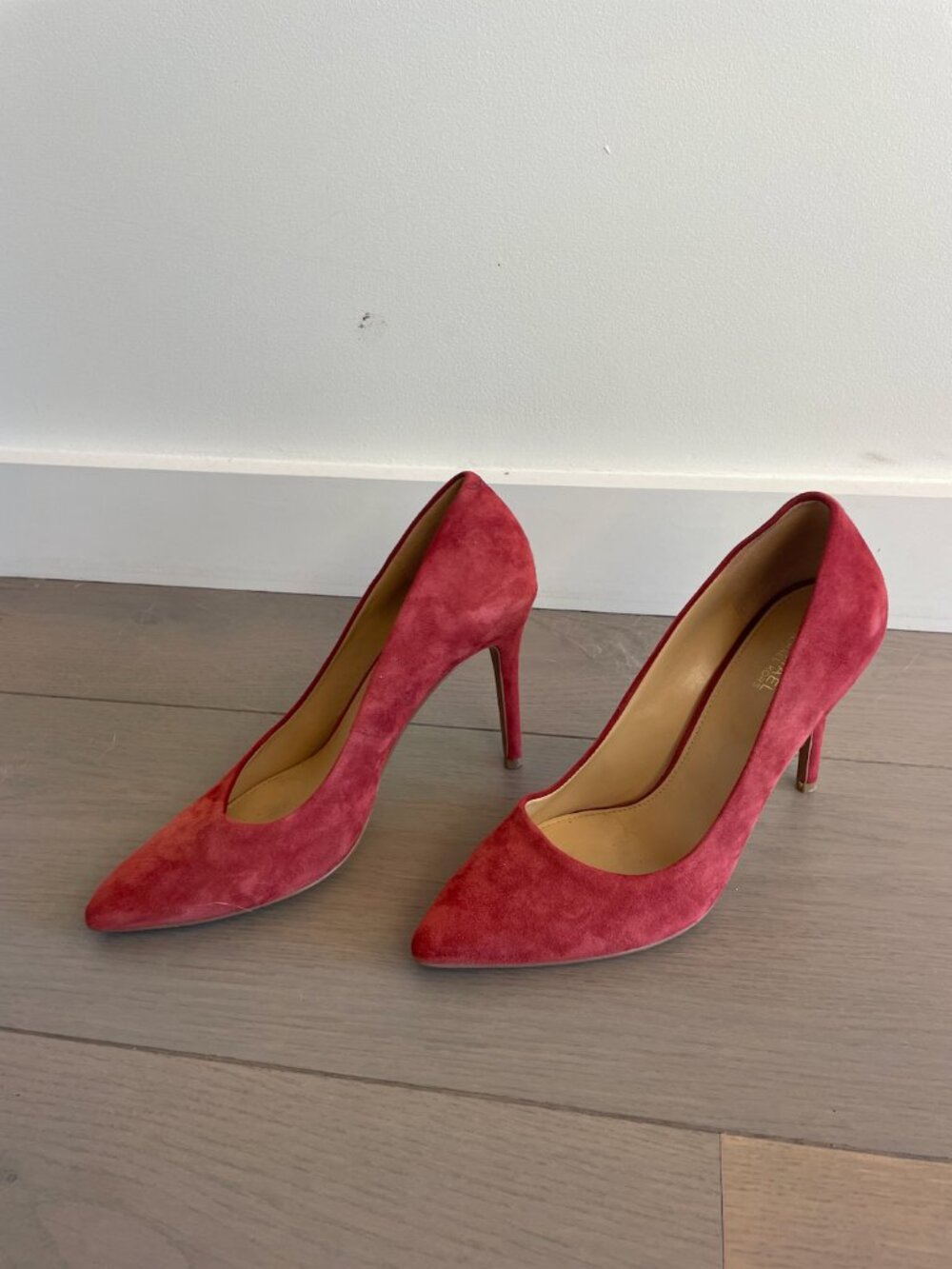 Michael Michael Kors Dorothy Flex Red Suede Pointed Pumps Size 7